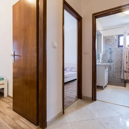 Cozy Sejdi With Private Pool In By Wiibuk