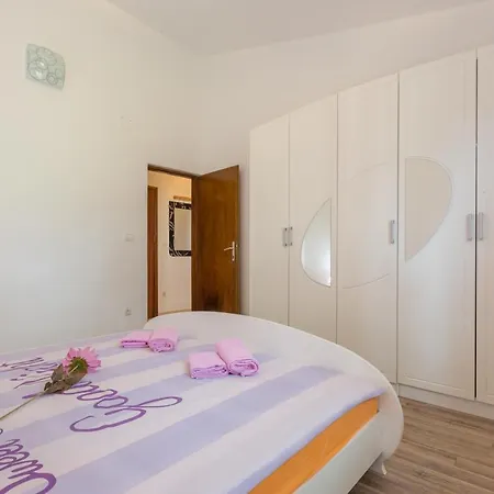 Villa Cozy Sejdi With Private Pool In By Wiibuk Pula