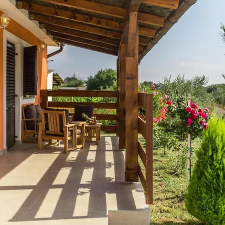 Cozy Sejdi With Private Pool In By Wiibuk Villa