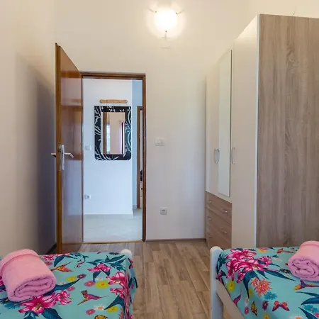 Cozy Sejdi With Private Pool In By Wiibuk *