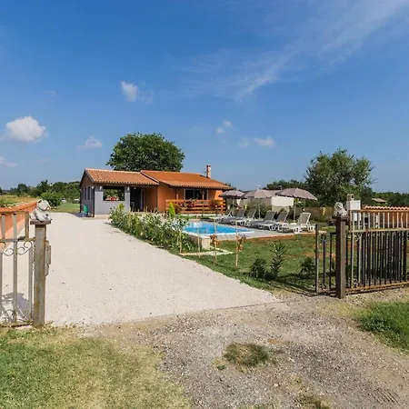 빌라 Cozy Sejdi With Private Pool In By Wiibuk 풀라