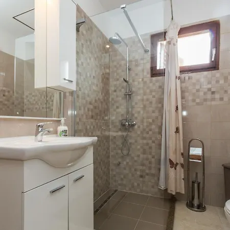 Cozy Sejdi With Private Pool In By Wiibuk 빌라