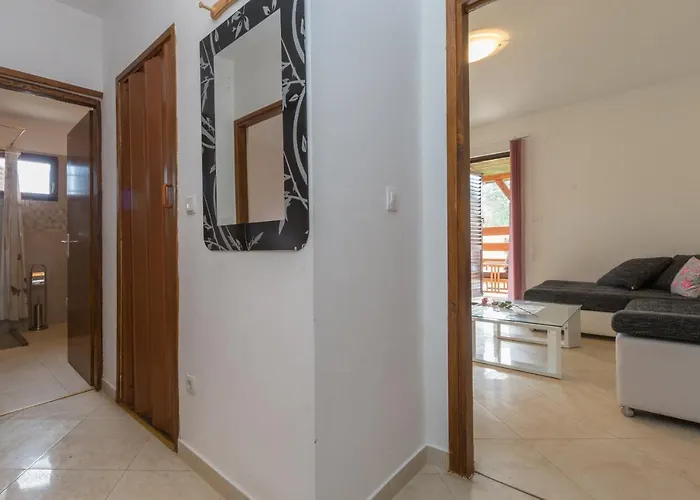 Cozy Sejdi With Private Pool In By Wiibuk 别墅 *