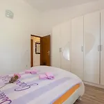 Villa Cozy Sejdi With Private Pool In By Wiibuk Pula