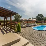 Cozy Sejdi With Private Pool In By Wiibuk Pula