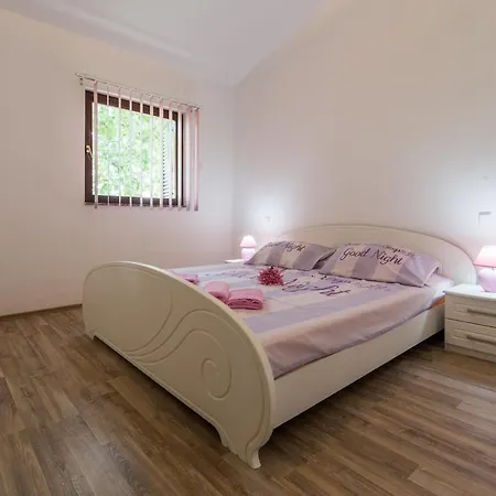 Βίλα Cozy Sejdi With Private Pool In By Wiibuk