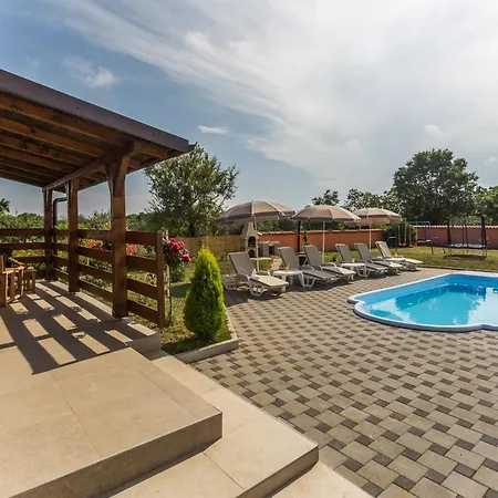 Cozy Sejdi With Private Pool In By Wiibuk Πούλα